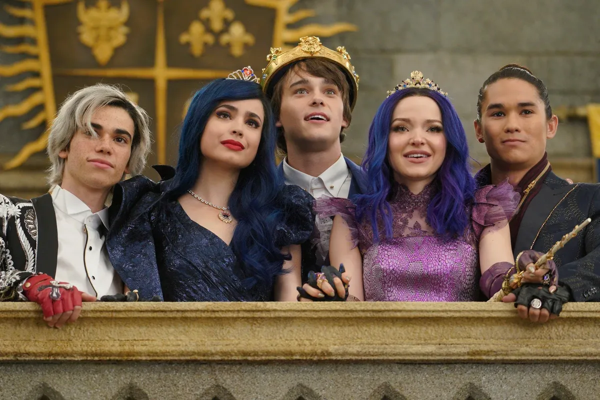 From Alterity to Cosmopolitanism: An Analysis of Identity and Community in Disney's Descendants Trilogy