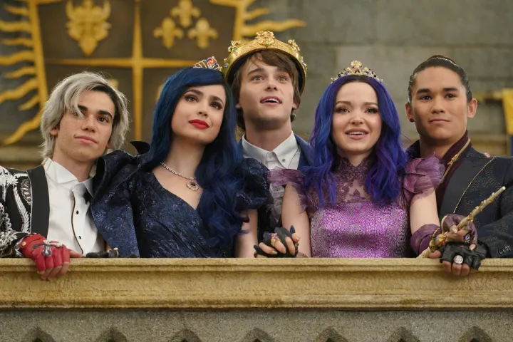 From Alterity to Cosmopolitanism: An Analysis of Identity and Community in Disney's Descendants Trilogy